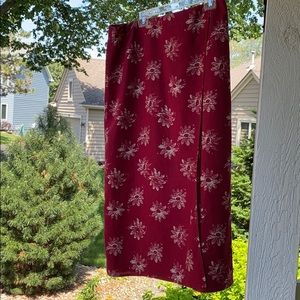 Approx 36 inch Long, 100% Linen wrap skirt.